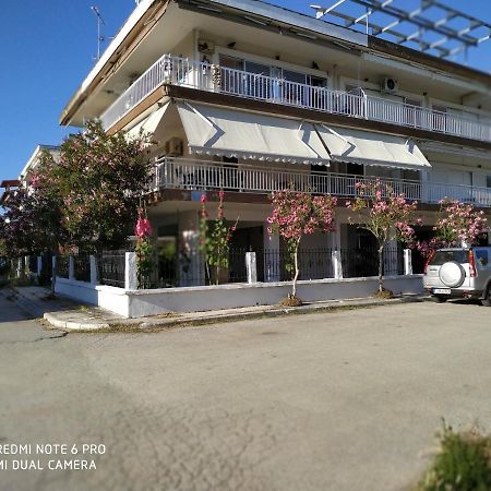 Cosi Apartment Paralia Dionysiou Buitenkant foto
