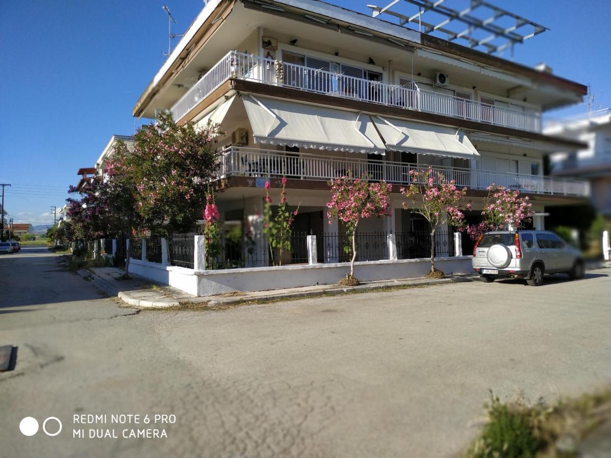 Cosi Apartment Paralia Dionysiou Buitenkant foto
