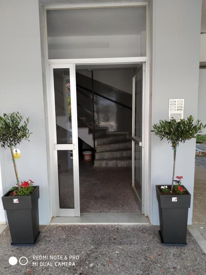 Cosi Apartment Paralia Dionysiou Buitenkant foto